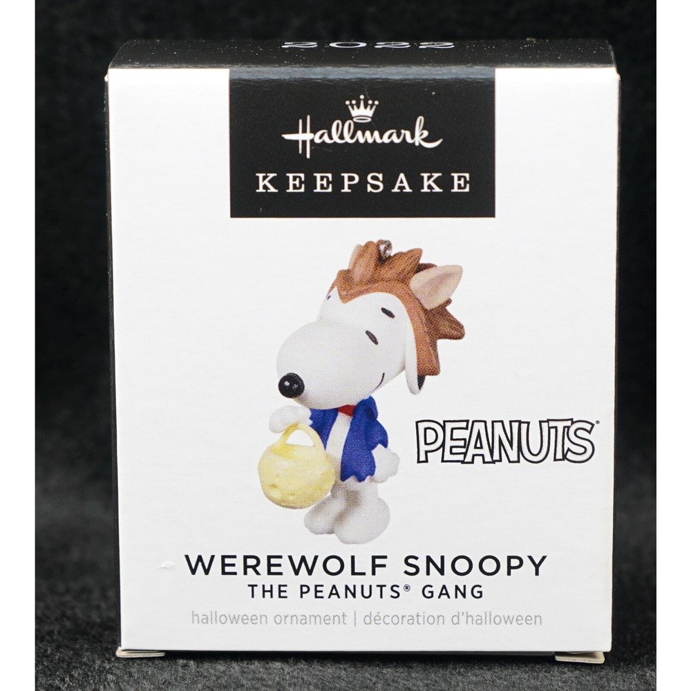Hallmark 2022 Keepsake Halloween Ornament Werewolf Snoopy Peanuts Gang NEW